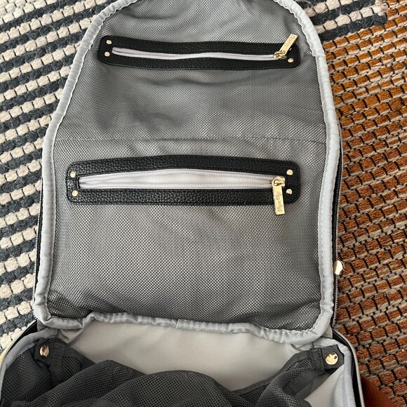 Itzy Ritzy Large Diaper Bag | Coffee & Cream | Barely used but needs new zipper - Picture 5 of 7